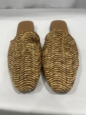Chic Women's Bali Mule in Rafia