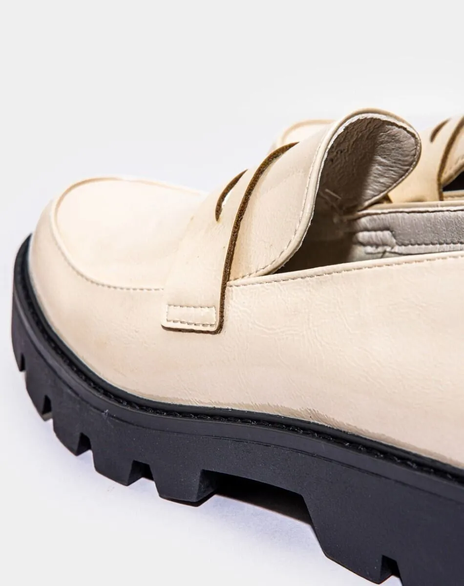 Chinese Laundry Playback Loafers Women's 10M Cream Patent Leather Shoes KHD324