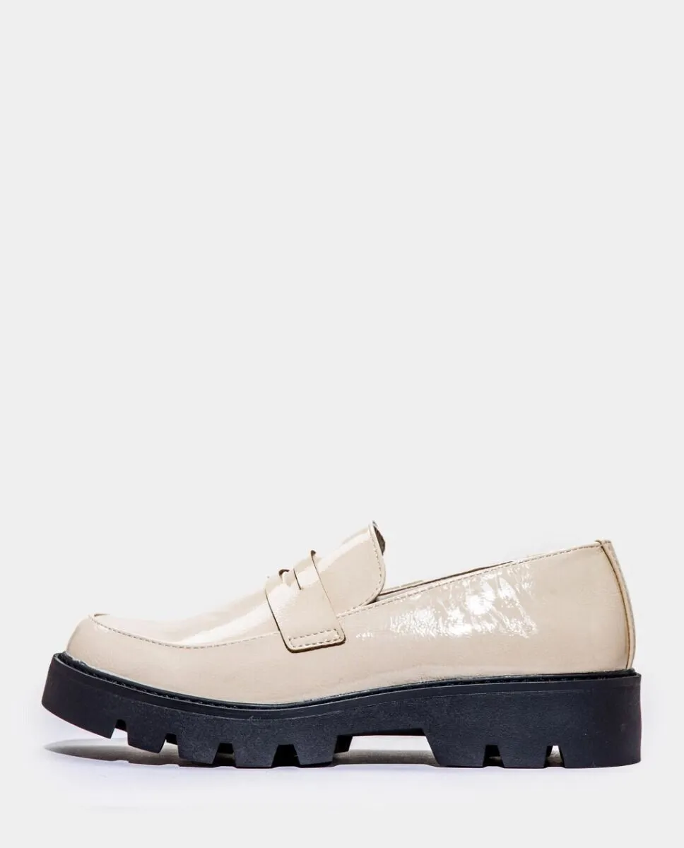 Chinese Laundry Playback Loafers Women's 10M Cream Patent Leather Shoes KHD324