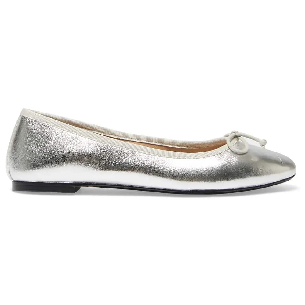 Fonteyn Flat in Silver Metallic Leather