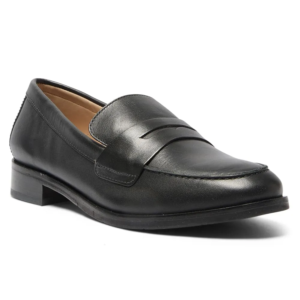 Gordon Loafer in Black Leather