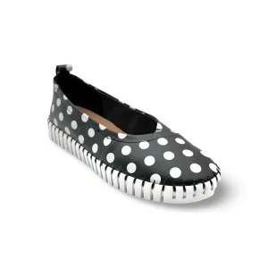 Heaton Black/White Spot Flat