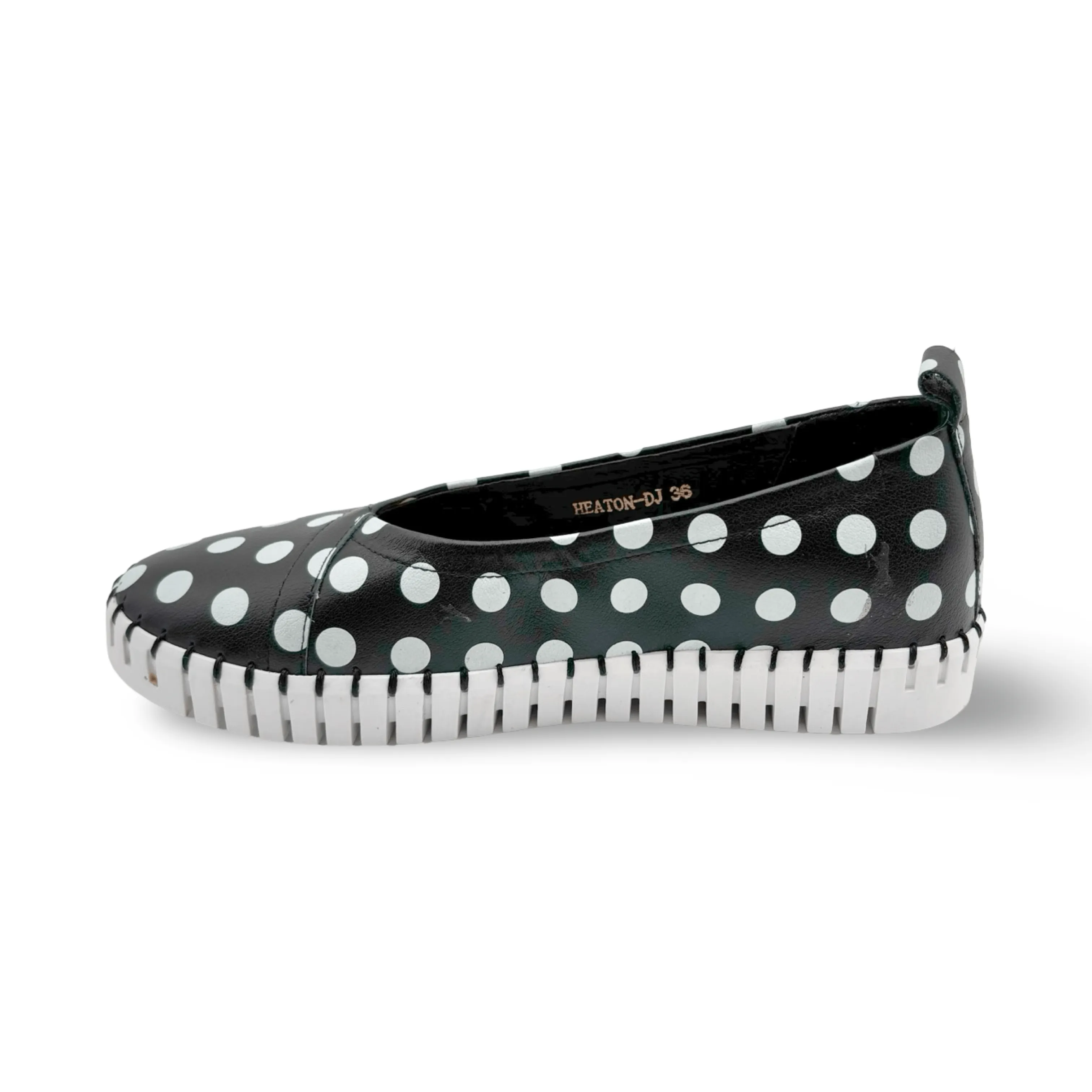 Heaton Black/White Spot Flat
