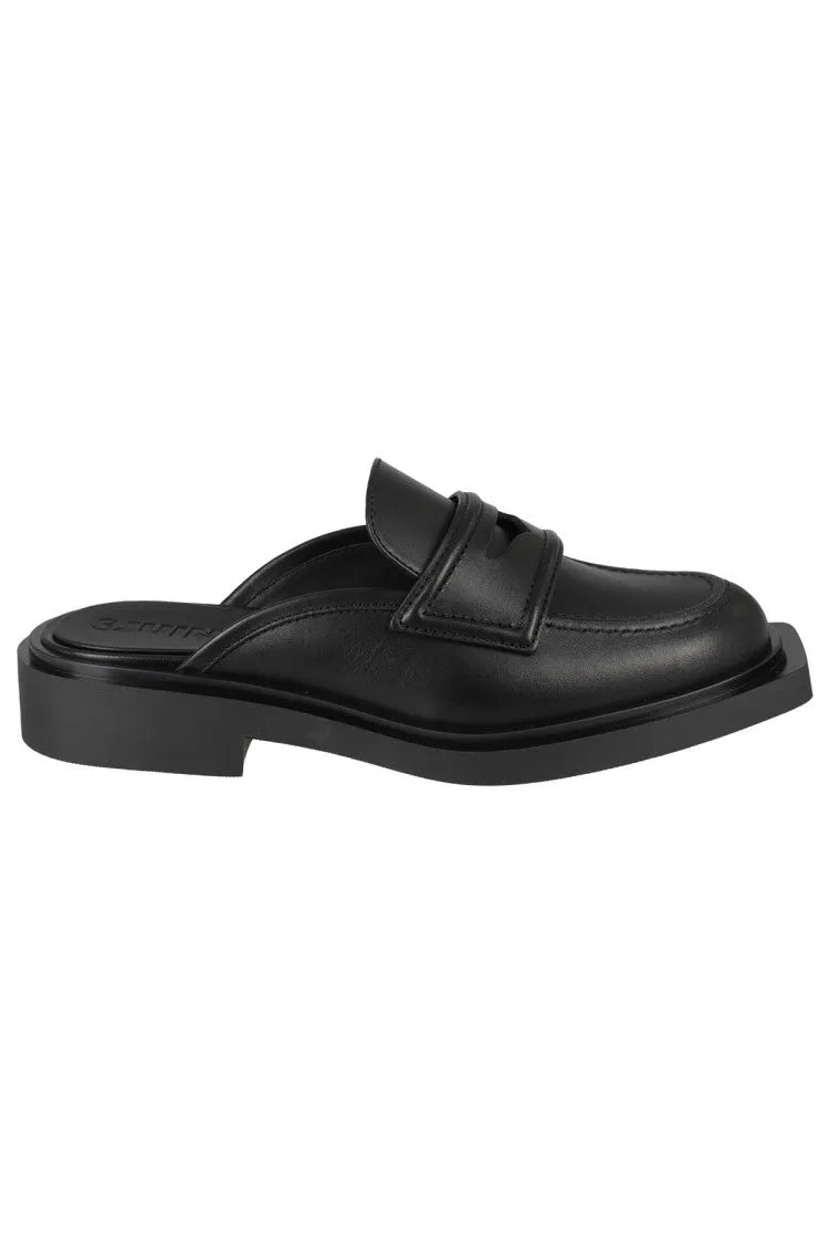 Ibiza Sabot Moccasin Model In Black