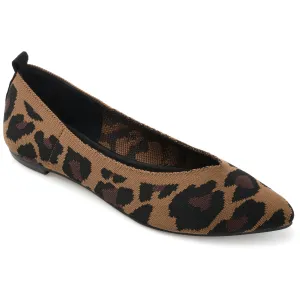 Journee Women's Tru Comfort Foam Wide Width Tayleen Flat
