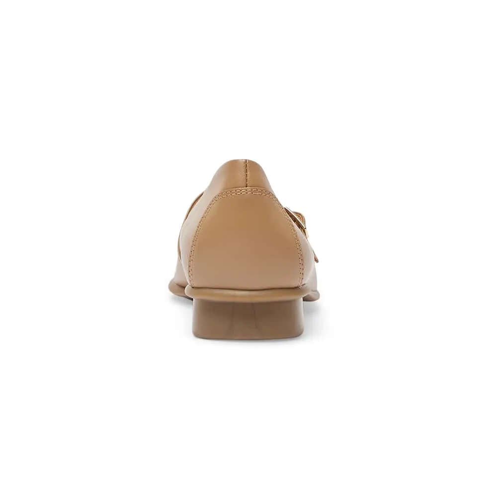 Katrina Flat in Camel Leather