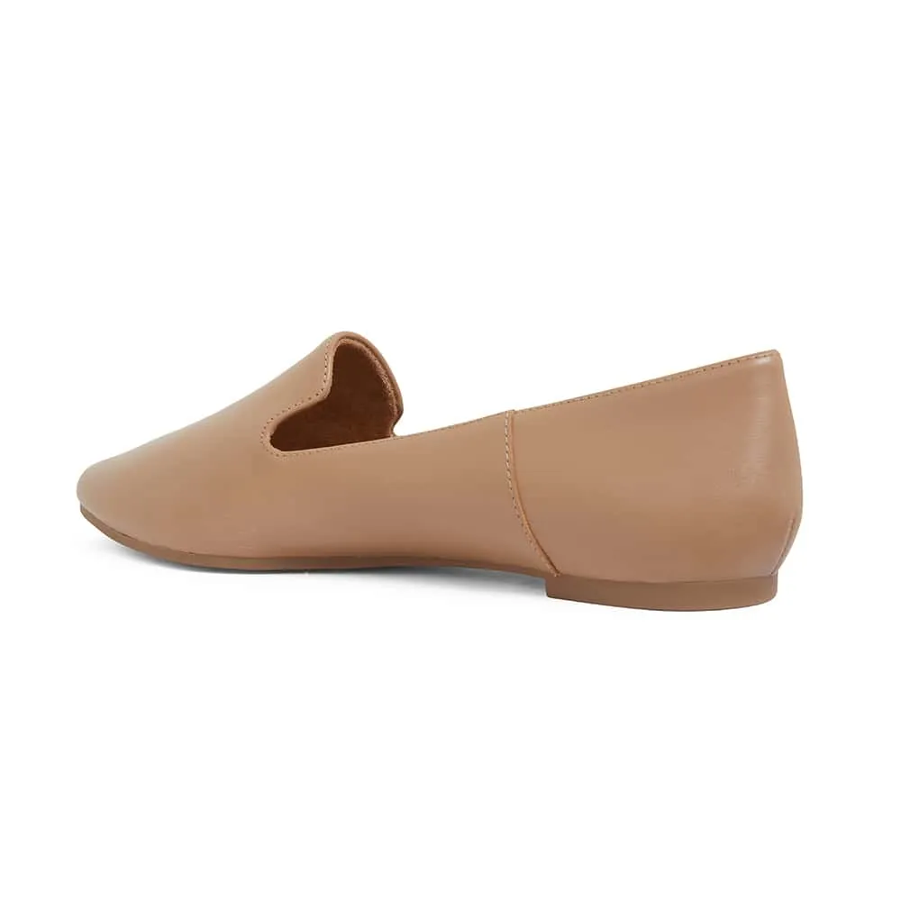 Liana Flat in Camel Leather