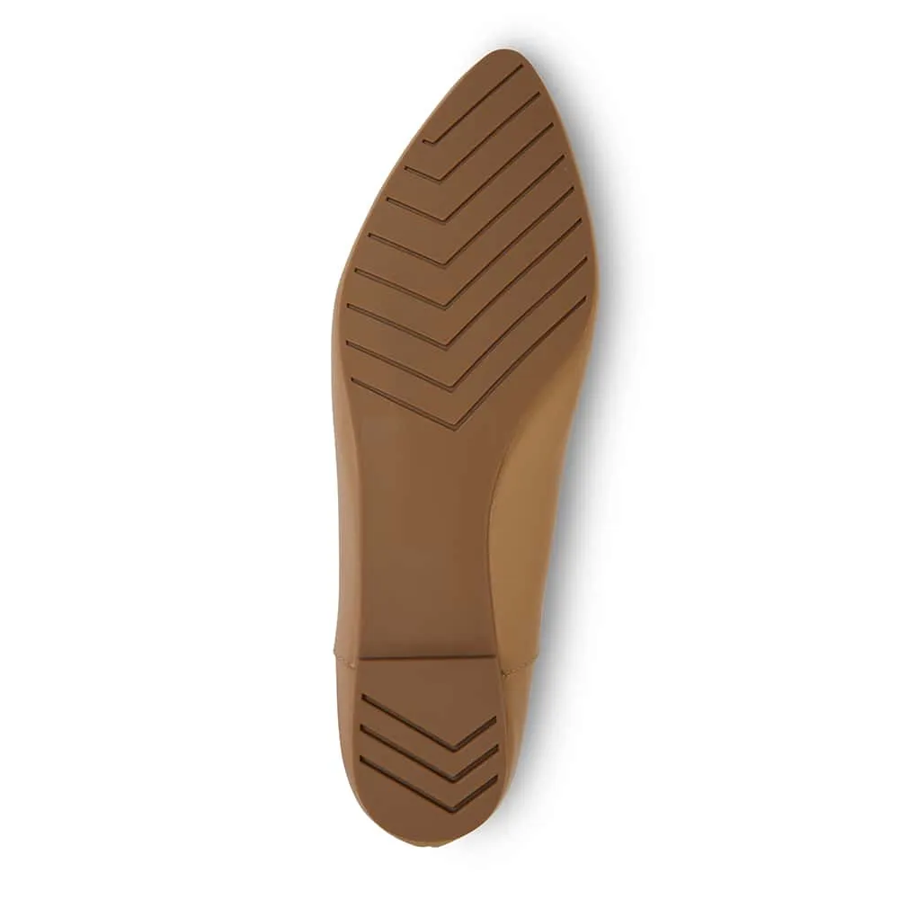 Liana Flat in Camel Leather
