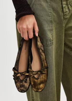 Mania Bow Flat In Bronze Flecks