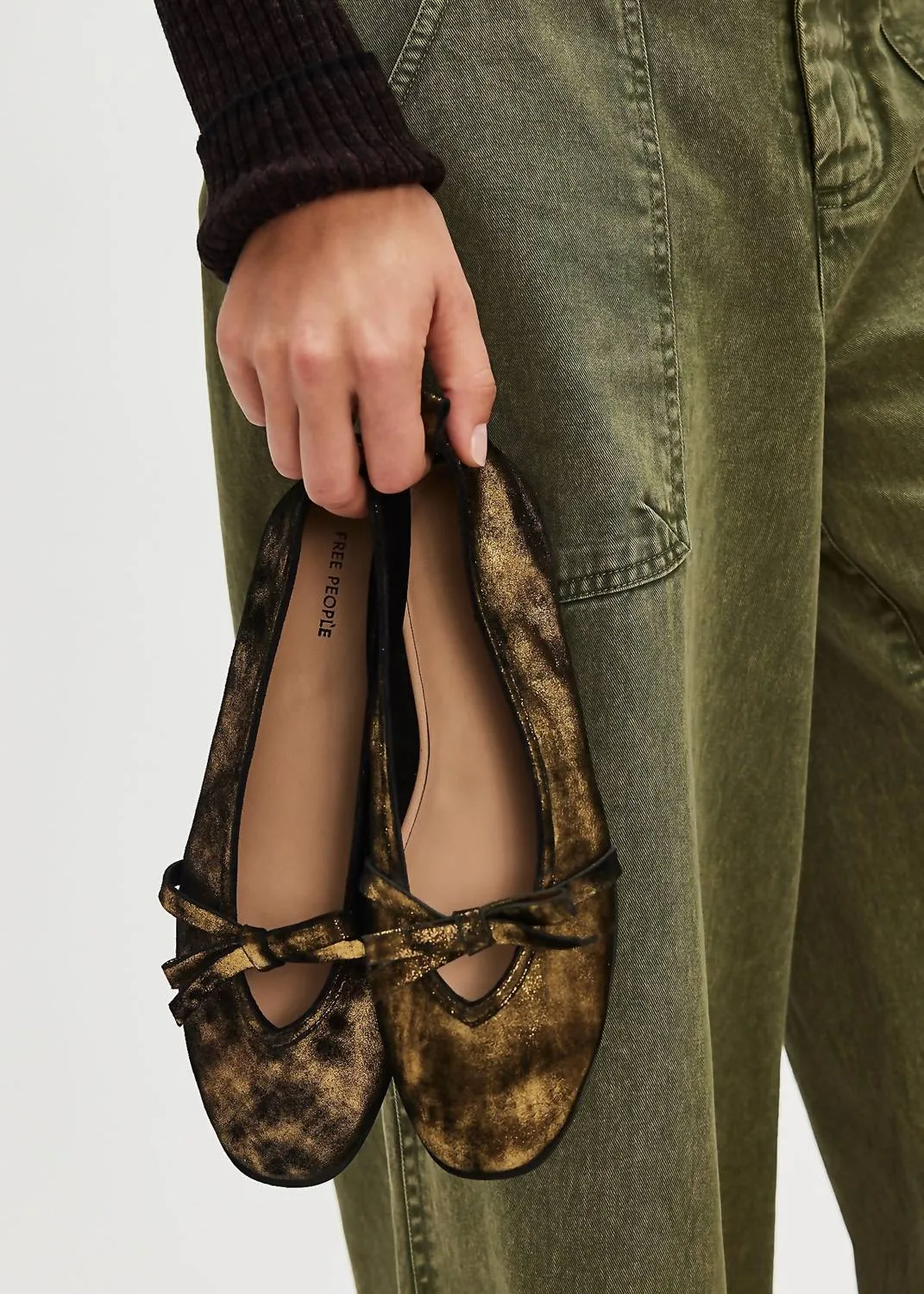 Mania Bow Flat In Bronze Flecks