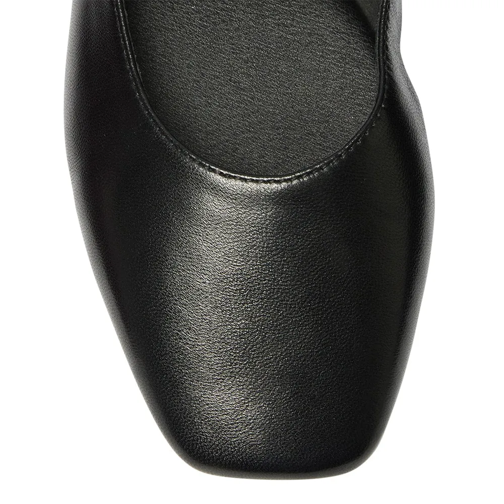 Melrose Flat in Black Leather
