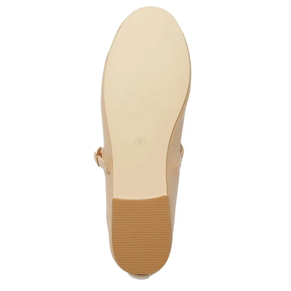Molly Flat in Nude Leather