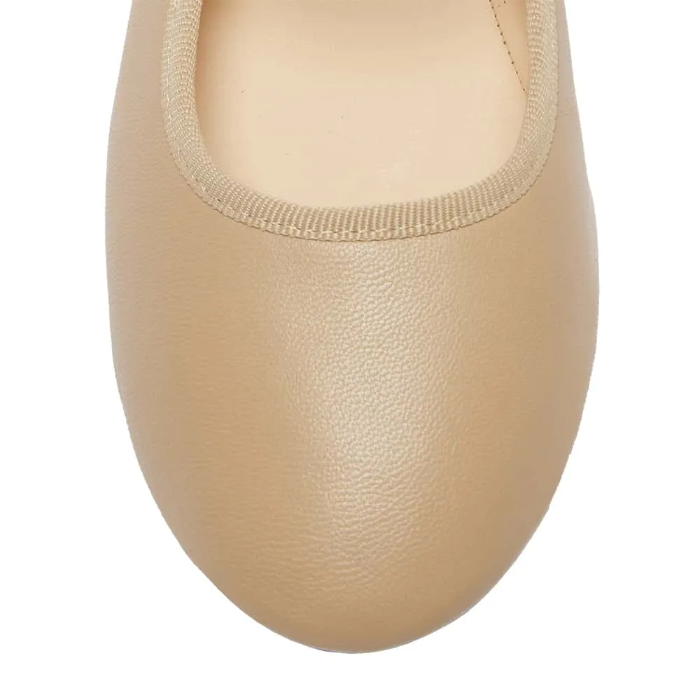 Molly Flat in Nude Leather