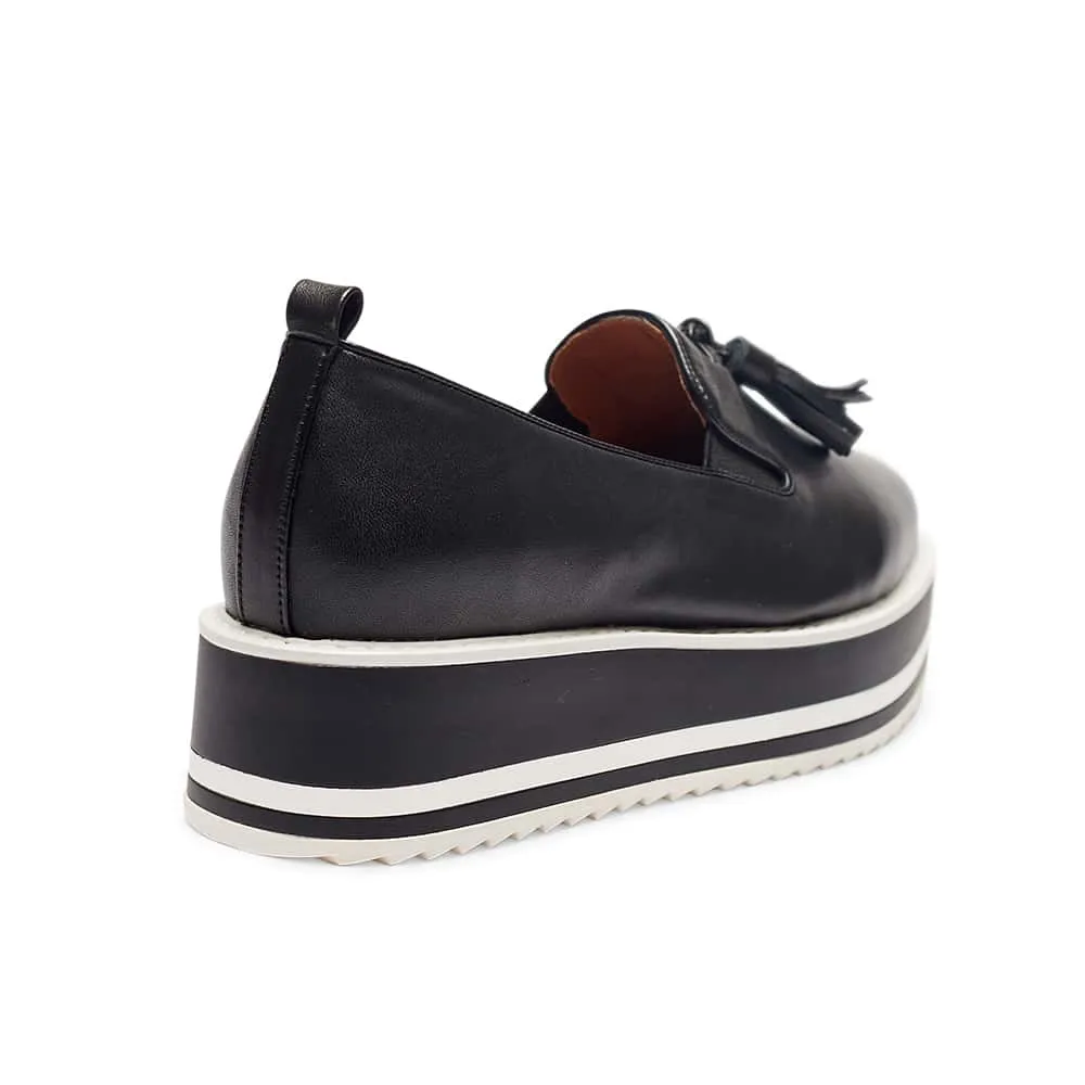 Ojay Flat in Black Leather