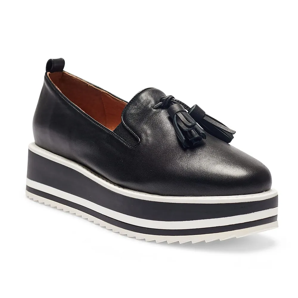 Ojay Flat in Black Leather