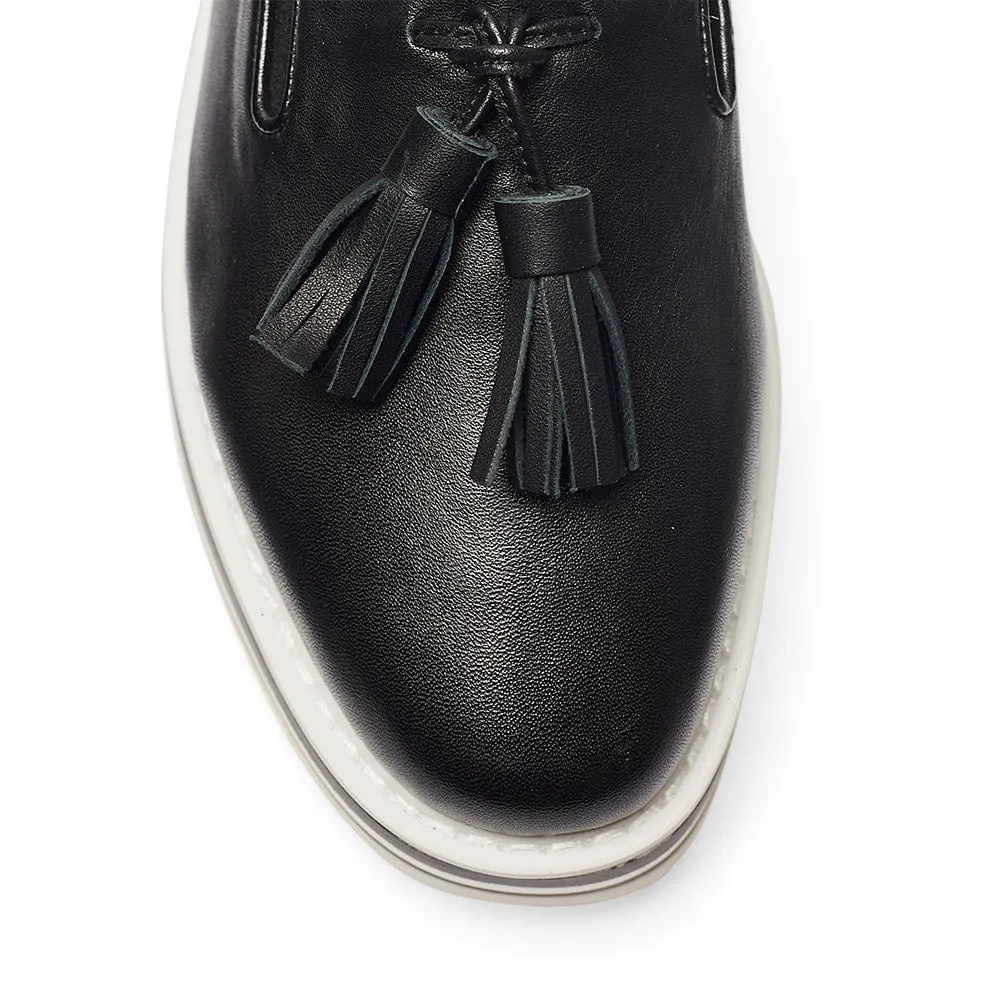 Ojay Flat in Black Leather