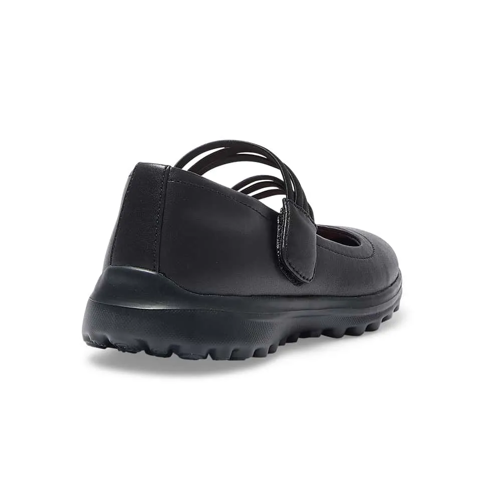 Olsen Flat in Black On Black
