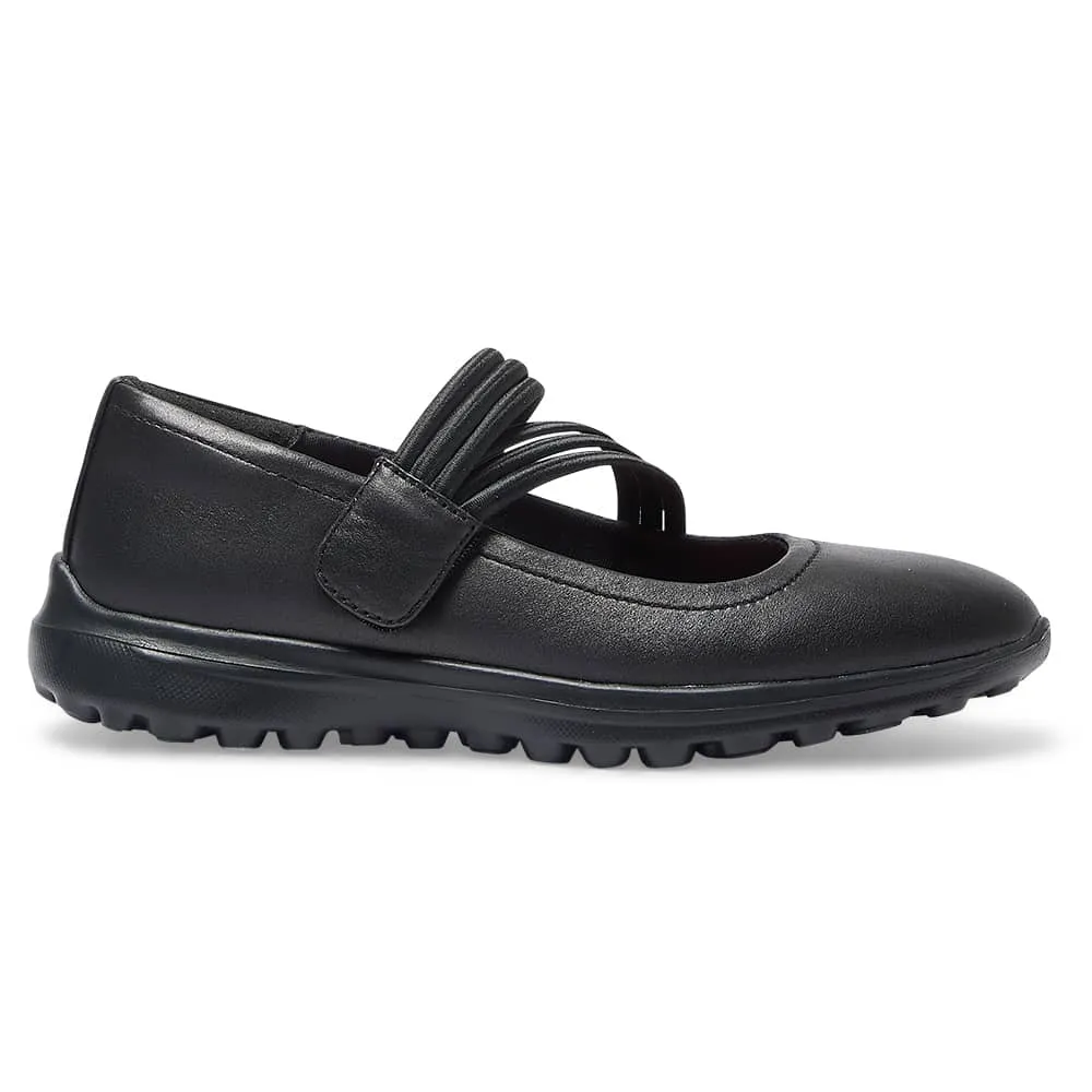 Olsen Flat in Black On Black
