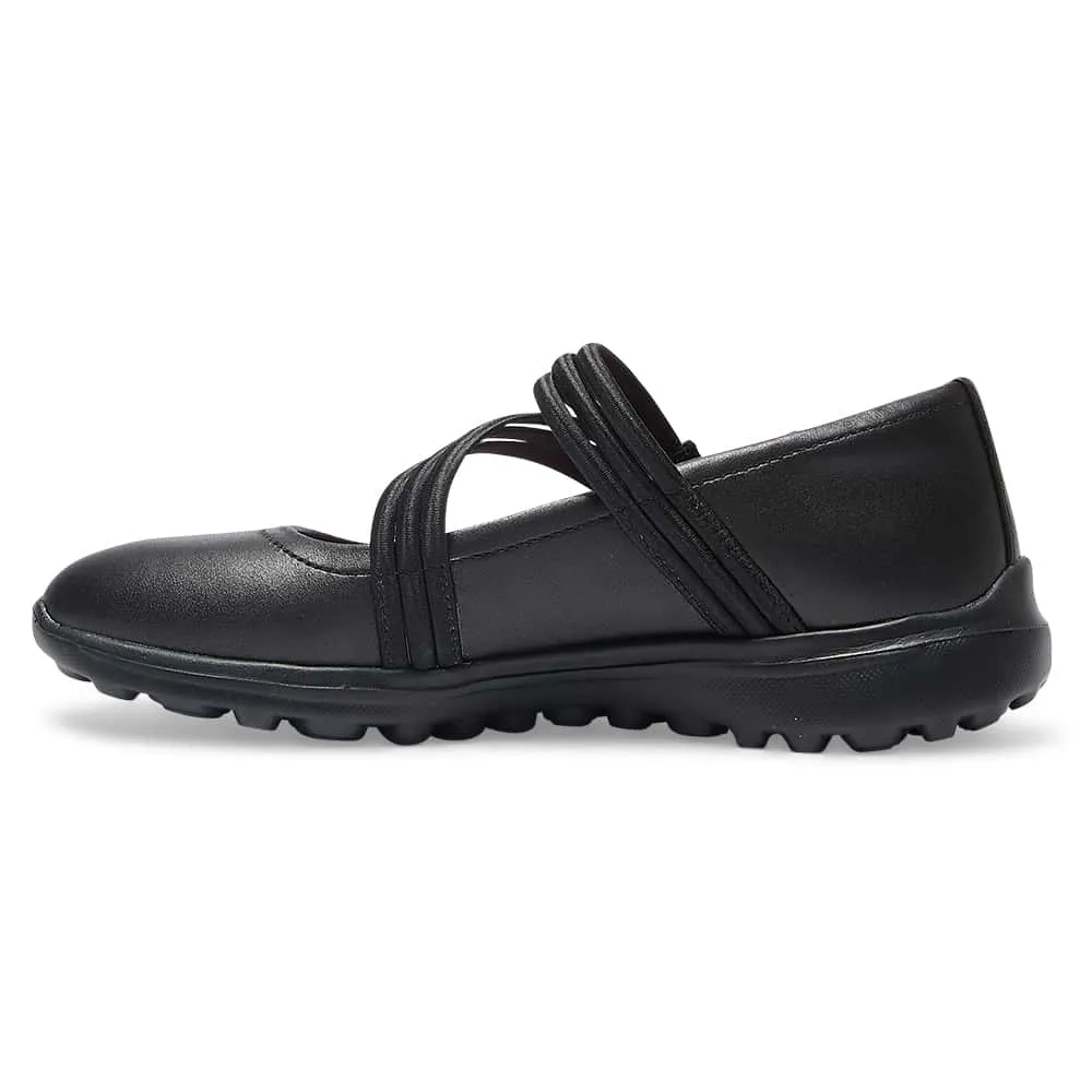 Olsen Flat in Black On Black