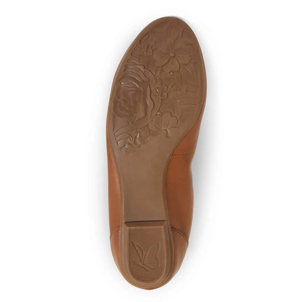 Pamper Flat in Mid Brown Leather