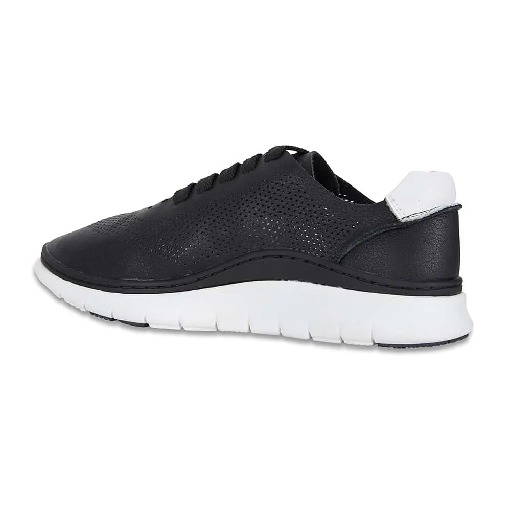 Ratio Sneaker in Black Leather