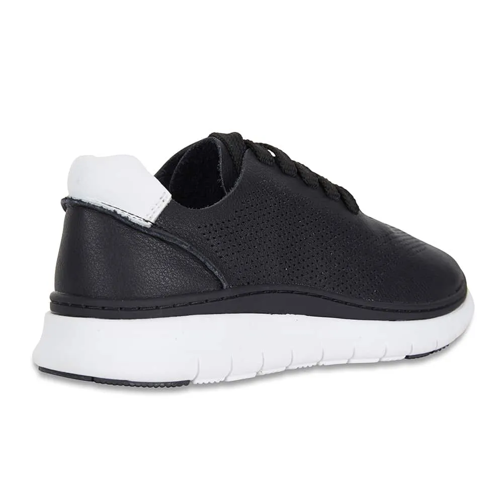 Ratio Sneaker in Black Leather