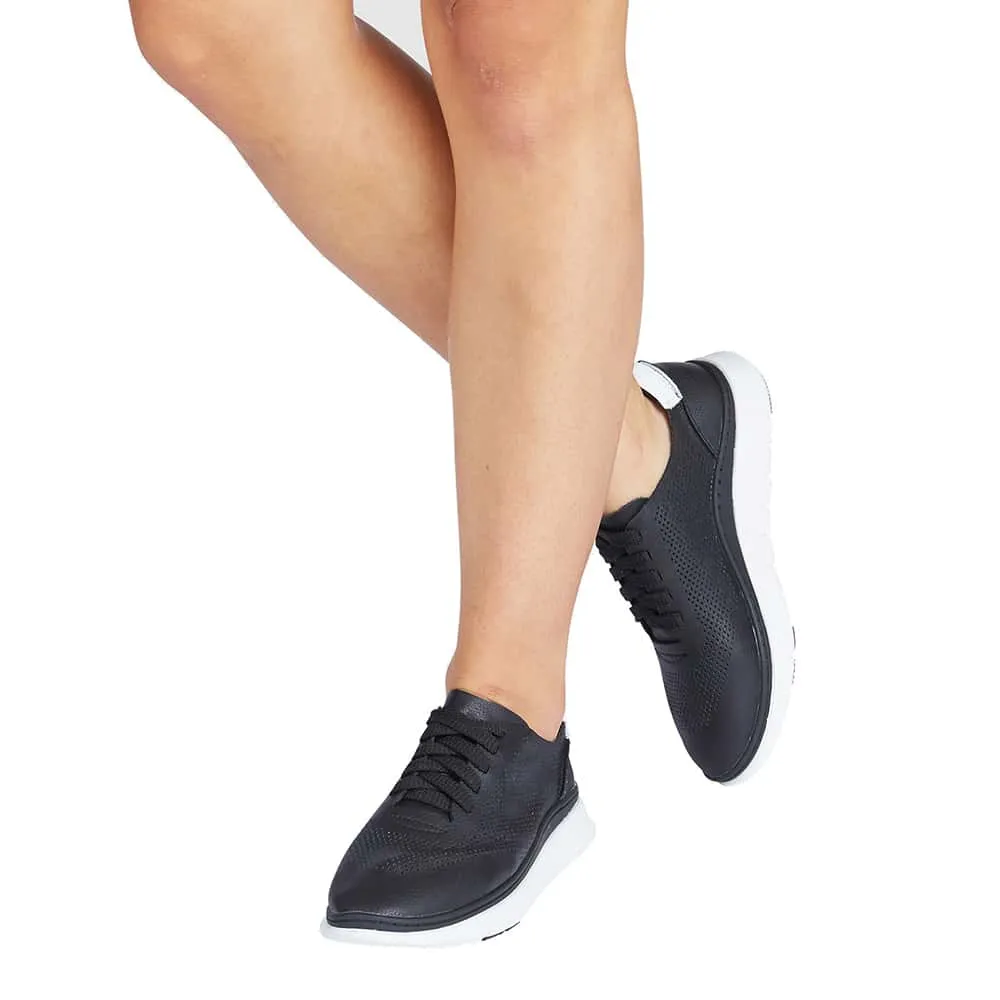 Ratio Sneaker in Black Leather
