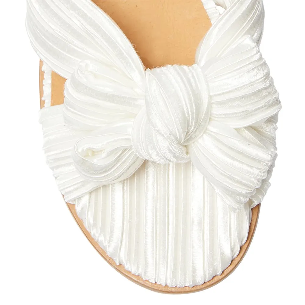 Rhapsody Flat in Ivory Pleat