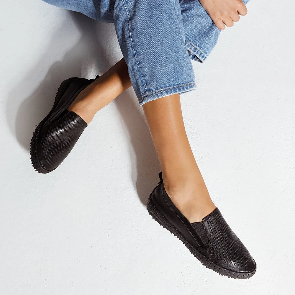 Riva Sneaker in Black On Black Leather