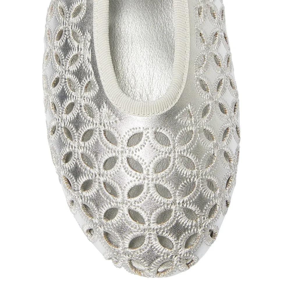 Rosie Flat in Silver Metallic