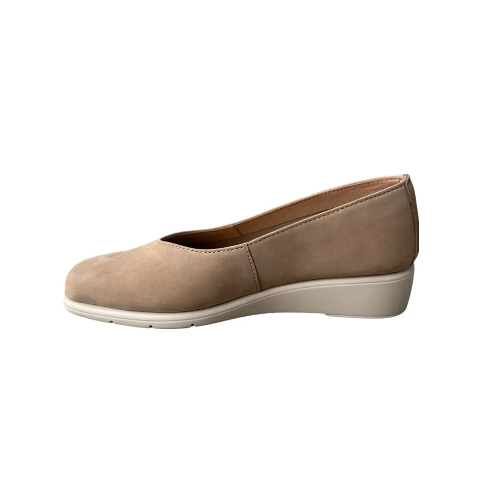 SC5647 Nude Suede Skimmer