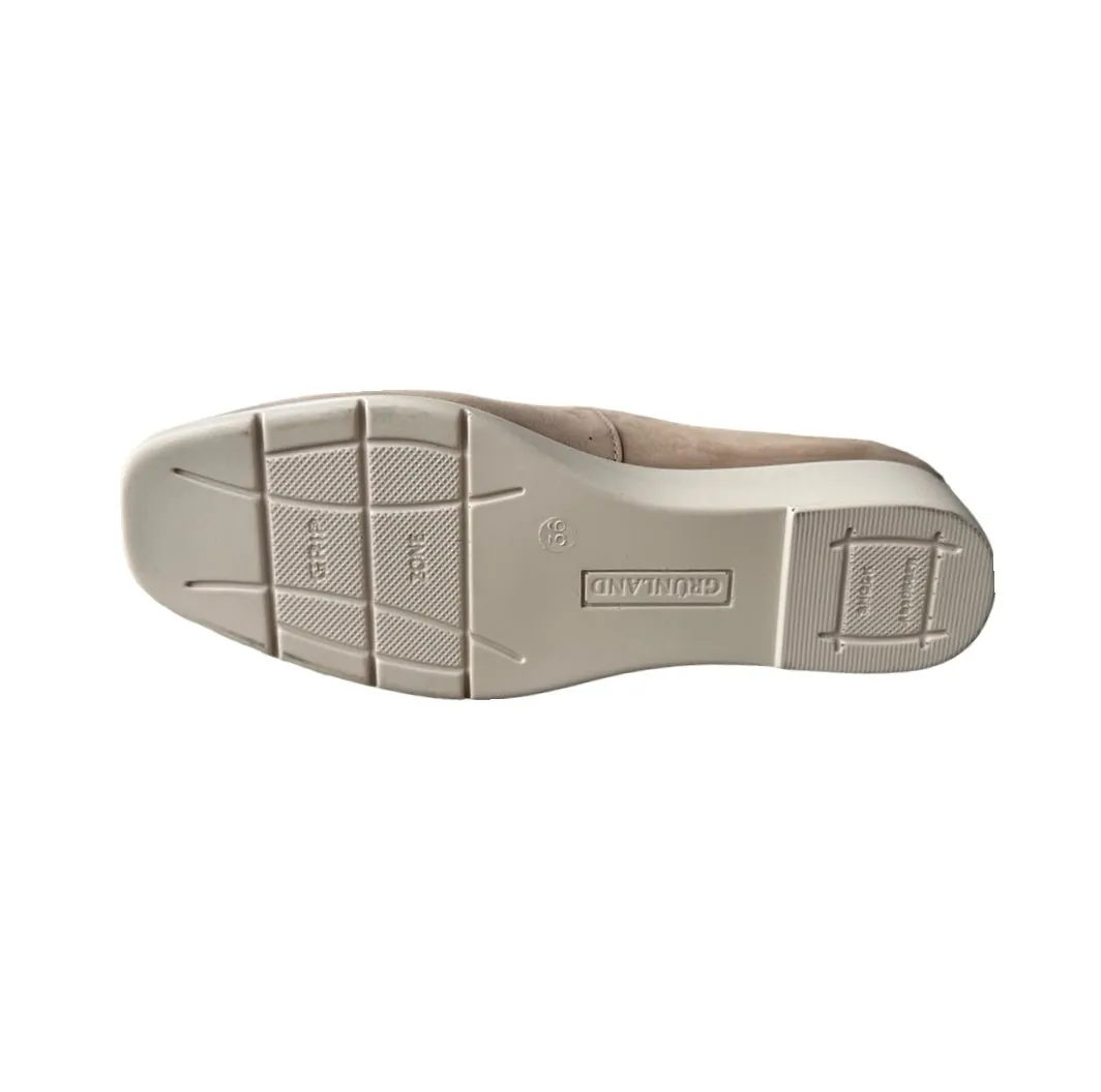 SC5647 Nude Suede Skimmer