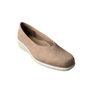 SC5647 Nude Suede Skimmer
