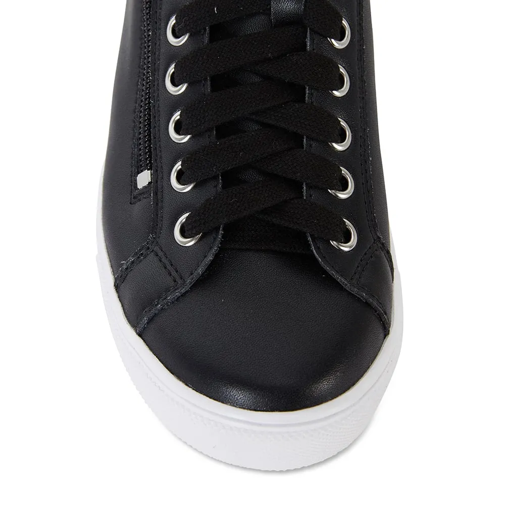 Snap Sneaker in Black Leather