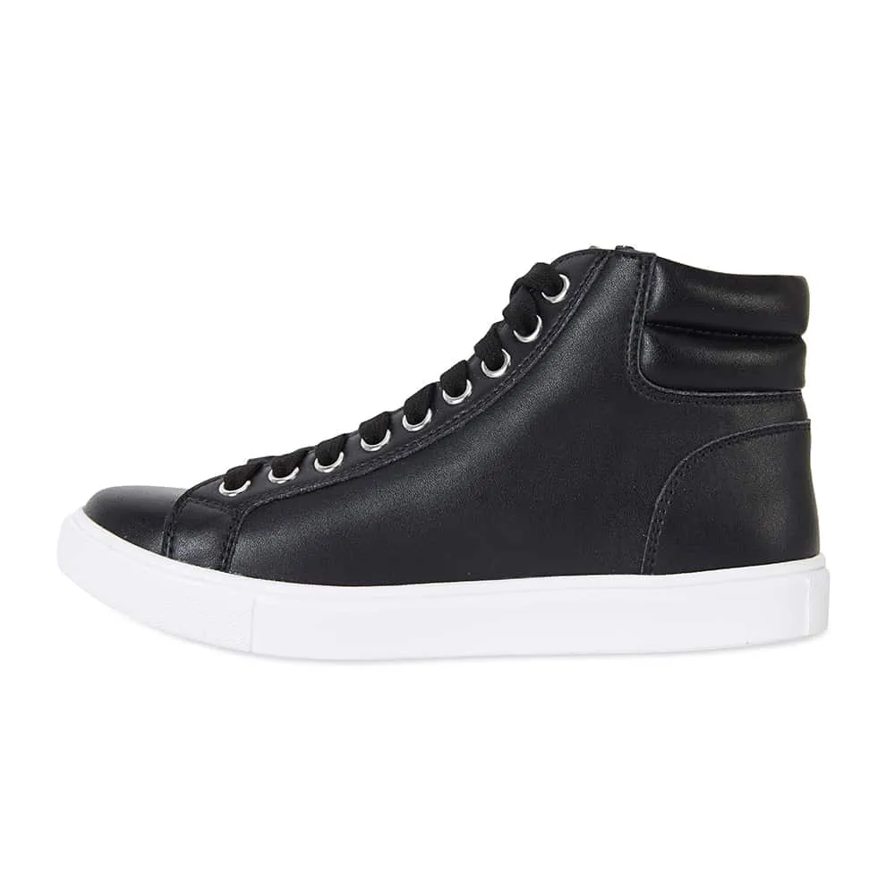 Snap Sneaker in Black Leather