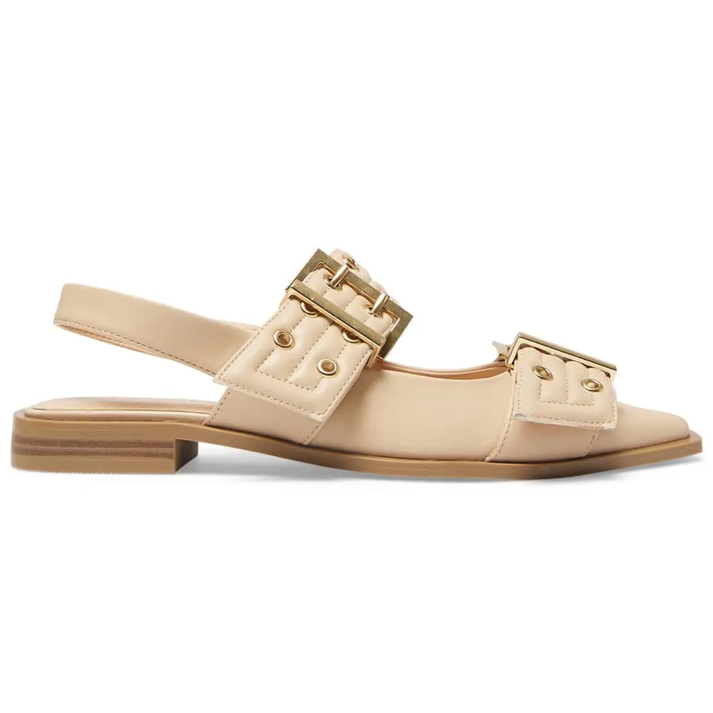 Suzie Flat in Camel Smooth