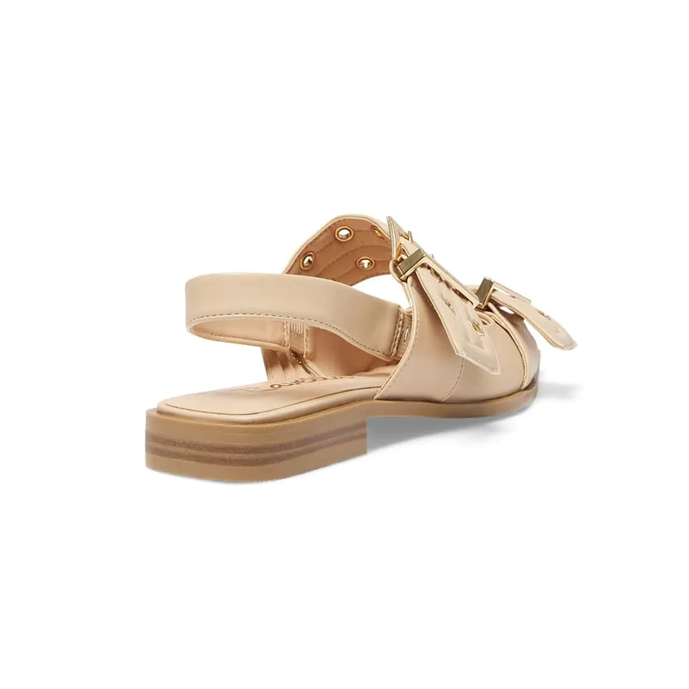 Suzie Flat in Camel Smooth