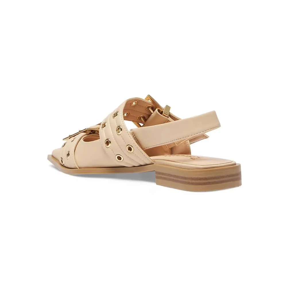 Suzie Flat in Camel Smooth