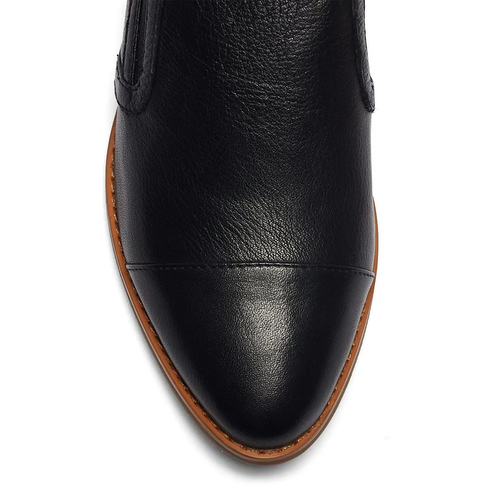 Tactic Loafer in Black Leather