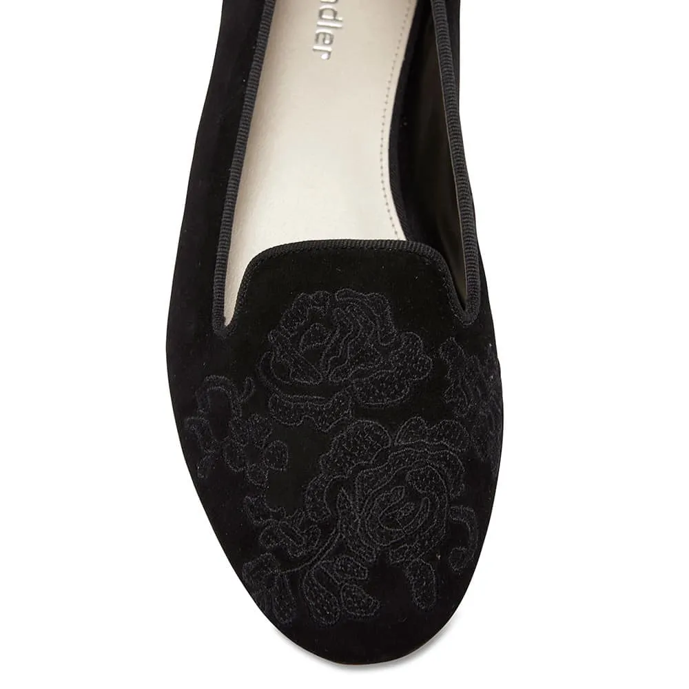 Tailor Loafer in Black Suede