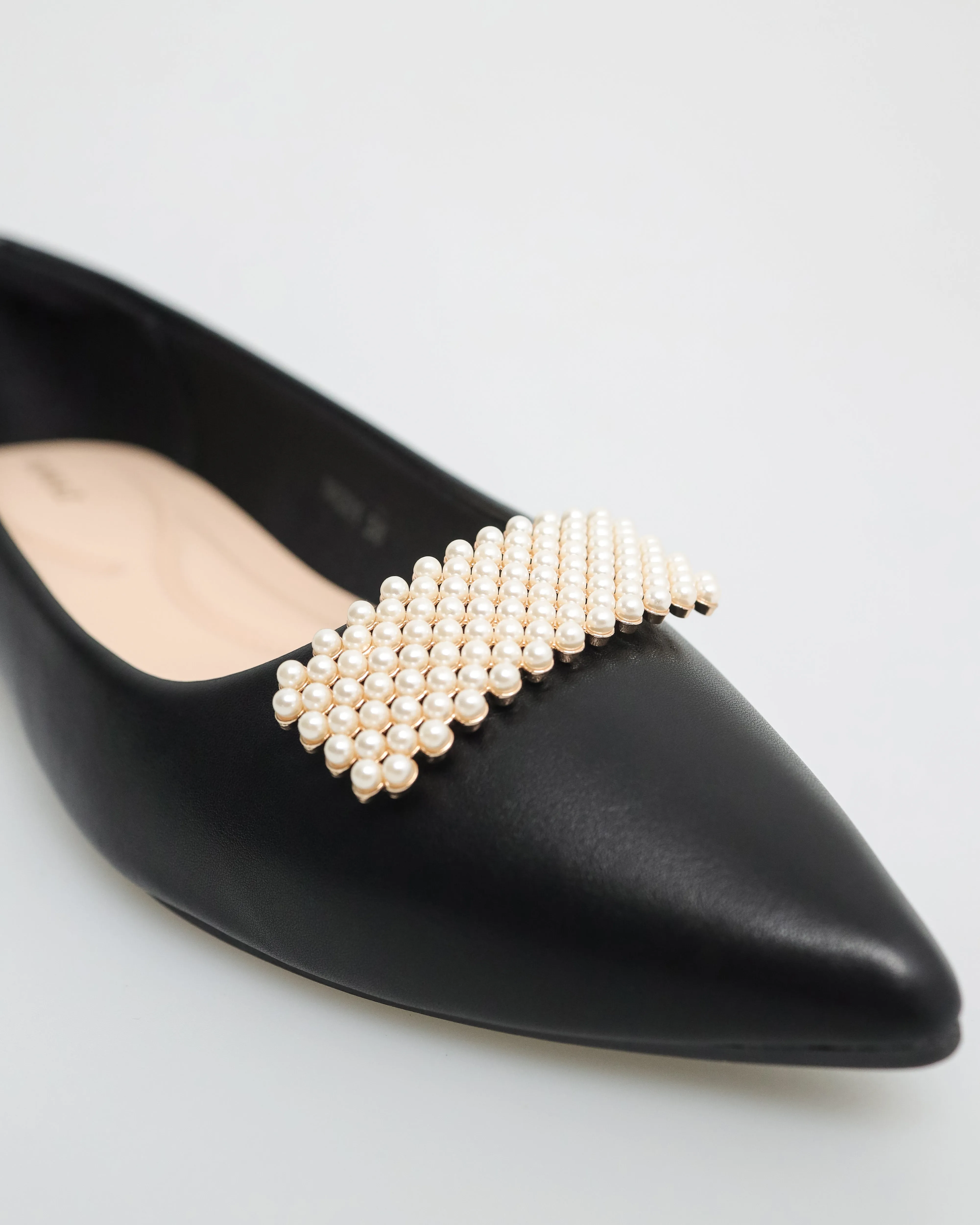 Tomaz NN201 Ladies Pointed-Toe Flats