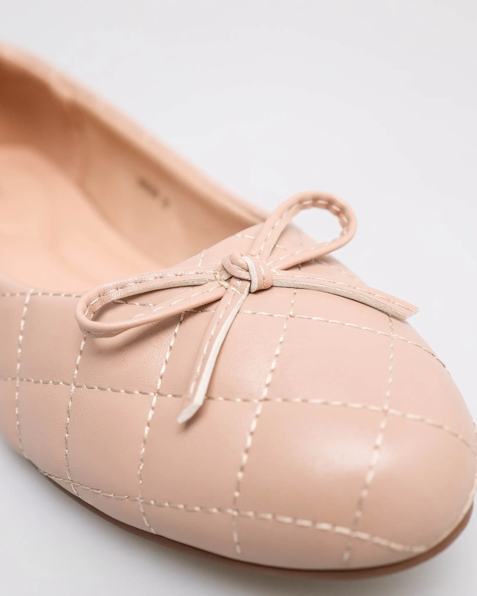 Tomaz NN598 Ladies Quilted Bow flats