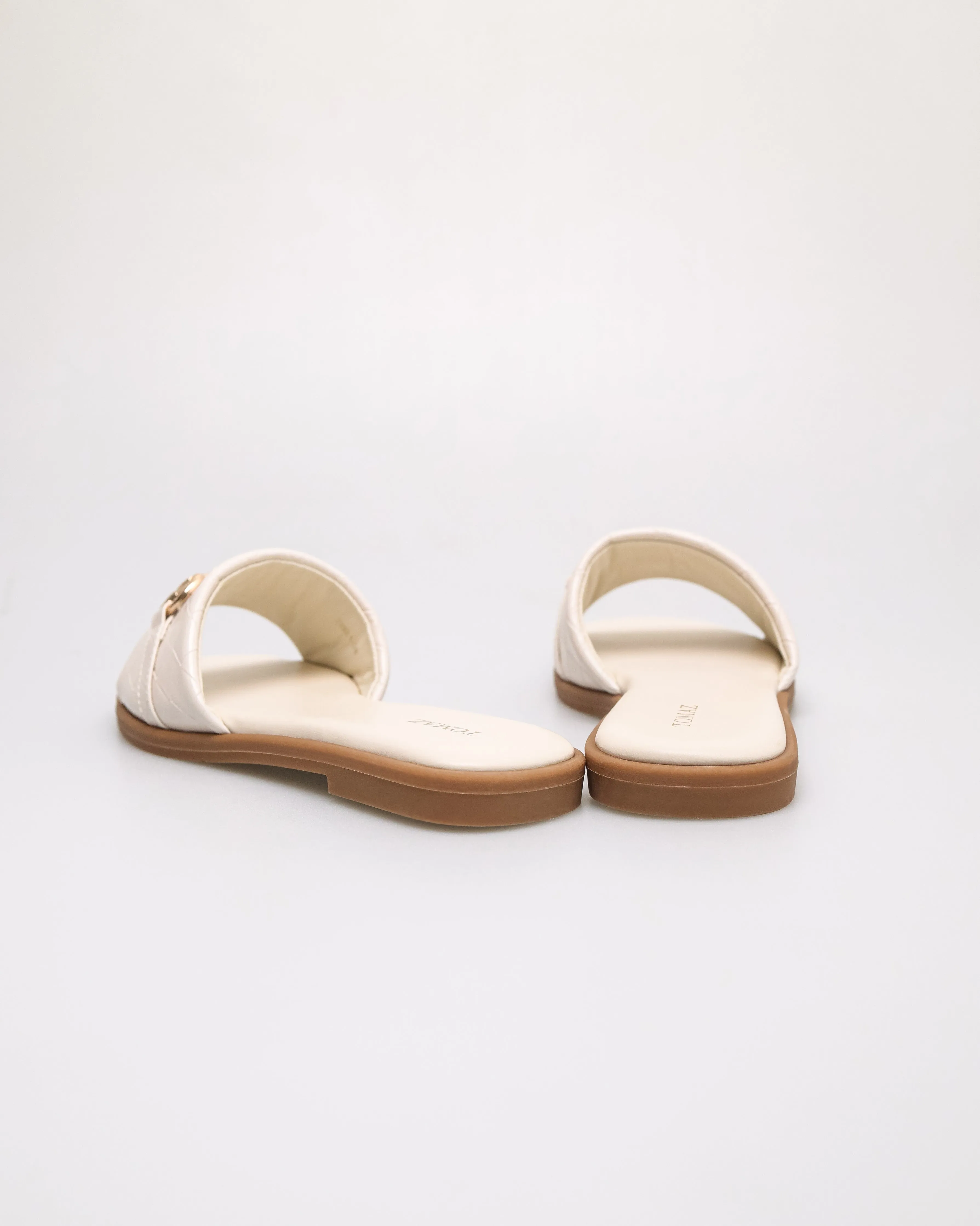 Tomaz YX221 Ladies Quilted Horsebit Flats (Cream)