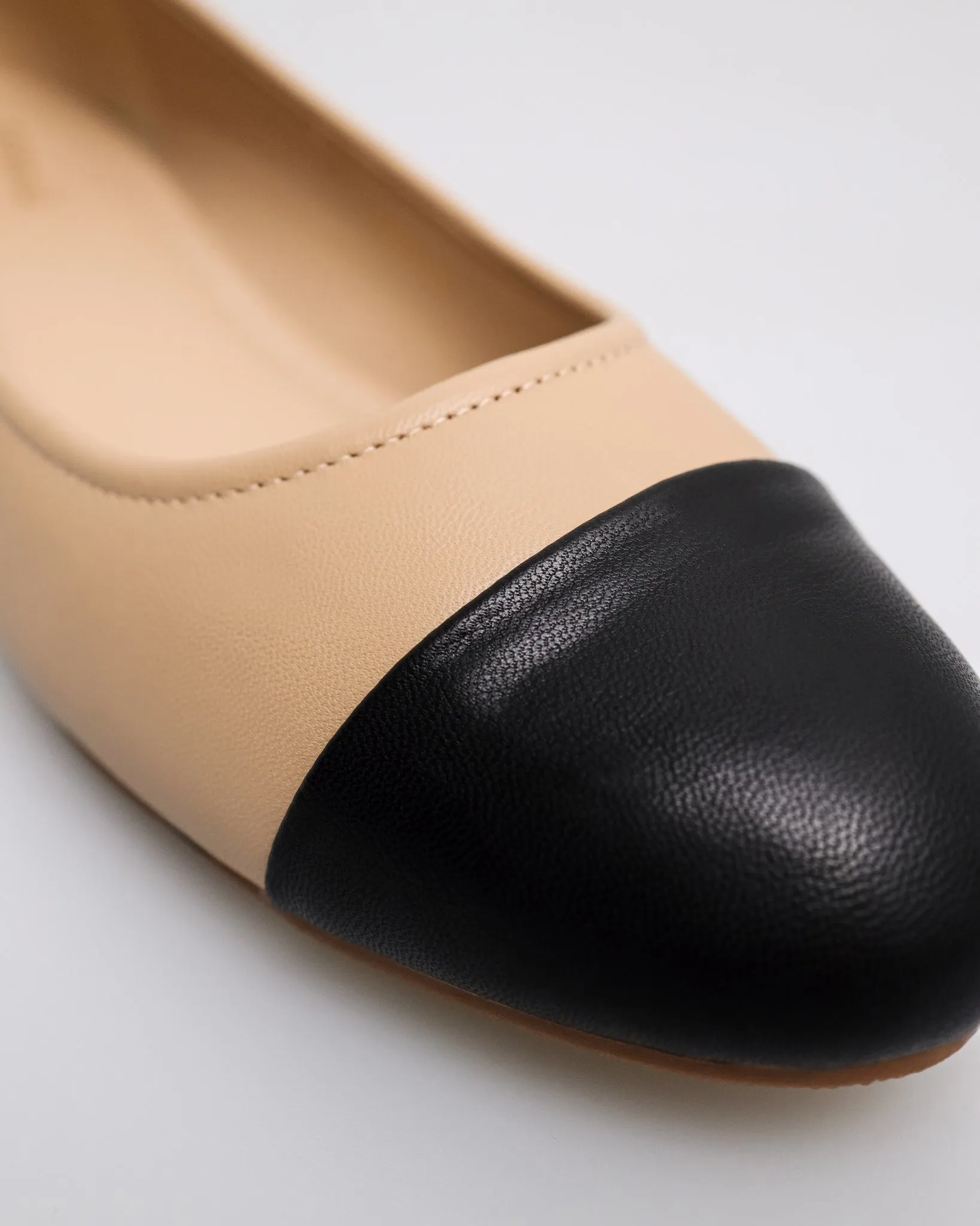 Tomaz YX238 Ladies Captoe Flats