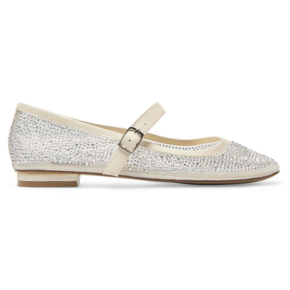Topaz Flat in Ivory Smooth