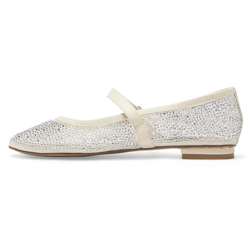 Topaz Flat in Ivory Smooth