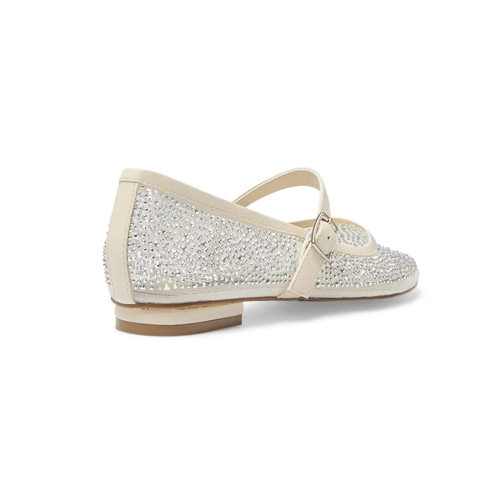 Topaz Flat in Ivory Smooth