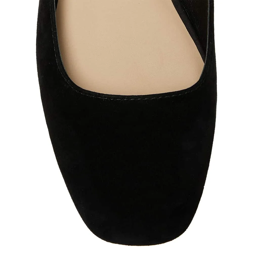Tottie Flat in Black Suede