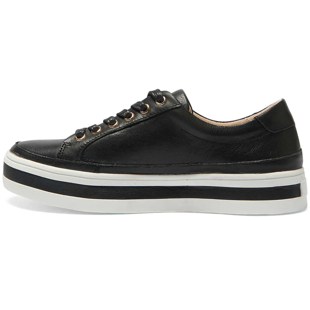 Uruguay Sneaker in Black Leather