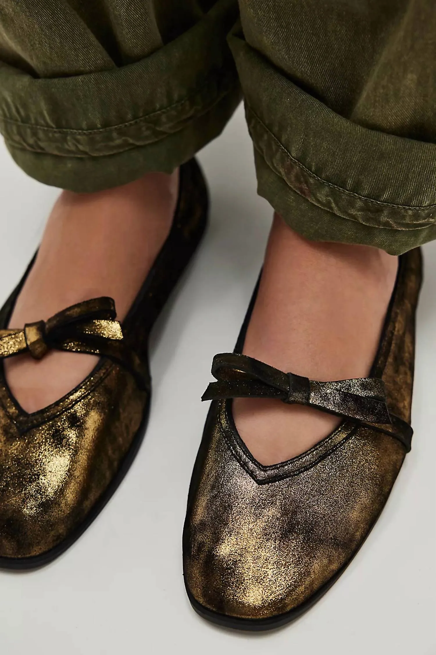 Women's Mania Blow Flats In Bronze Age Metallic Suede